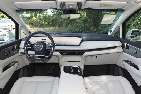 国产色情：汽车广告新招数：争议性元素如何影响品牌形象？-2