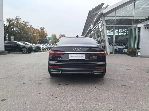 张篵雨水上阁楼图片照：张篵画作捕捉雨中阁楼景-2