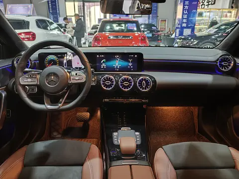 九九只有精品：豪华车品牌，品质与性能的完美演绎-2