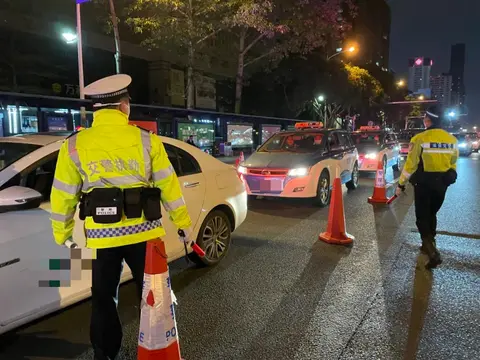 成年人黄色软件：成人专属软件种类繁多-2