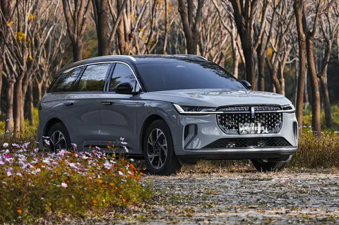 久久婷婷五月丁香：五月丁香花开，久久婷婷美景长存-2