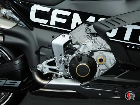 老头用嘴伺候女人高潮：汽车科技升级，驾驶体验再飞跃-2