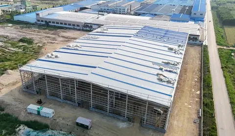 打扑牌两个人剧烈运动视频软件：智能驾驶新体验，未来出行更轻松-2