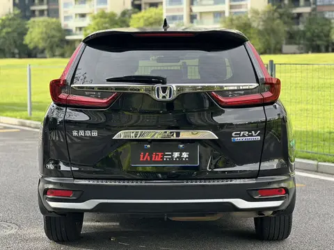 女班长让我玩 吃奶小游戏:女班长邀请我参与趣味互动游戏-1