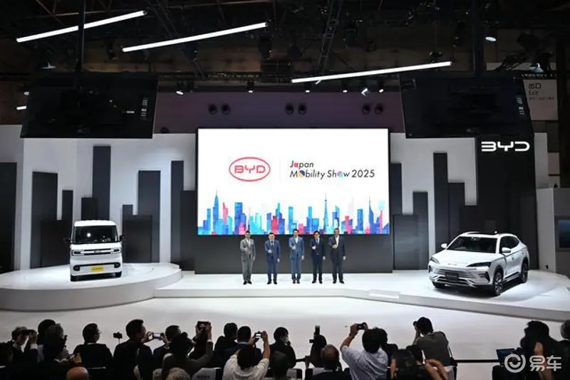 和平精英女生的乳汁能有多白?：豪华汽车设计：白色美学与强大实力的完美融合-2