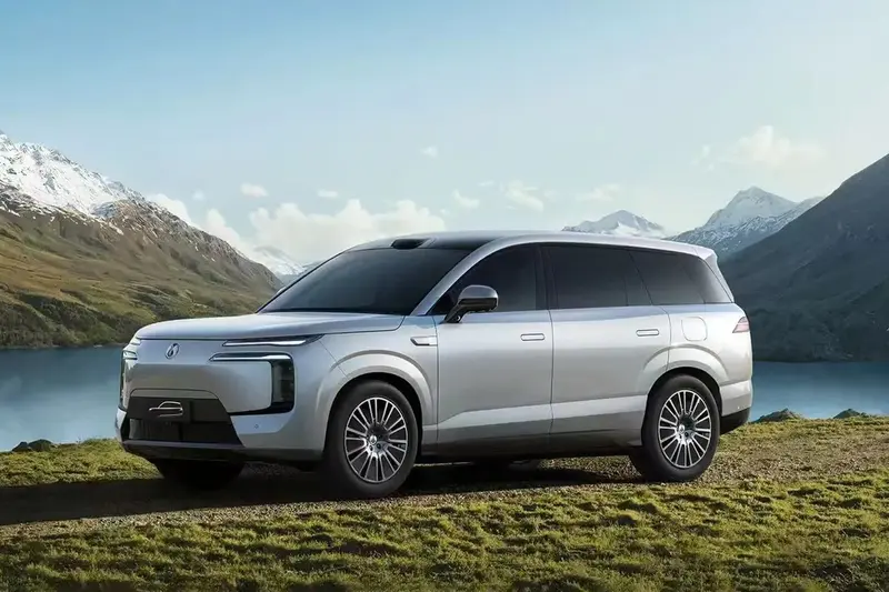 红桃视频：新能源汽车崛起，自动驾驶时代来临，未来出行将如何改变？-1