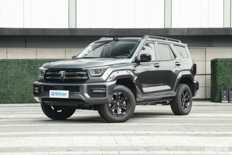 古董商流眼泪翻白眼咬图片：古董鉴赏家泪眼婆娑，怒斥赝品令人愤慨-2