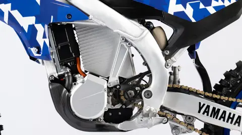 车里激情吃奶头：汽车新潮流：奶头美食共享，驾驶乐趣升级-2