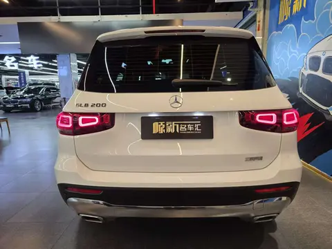 老师脱 露出 吃我的：汗水浸透的制服背后，藏着夏季行车安全密码-2