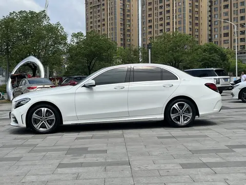 激情五月天婷婷丁香：五月汽车市场新活力，新能源与智能化趋势抢眼-3