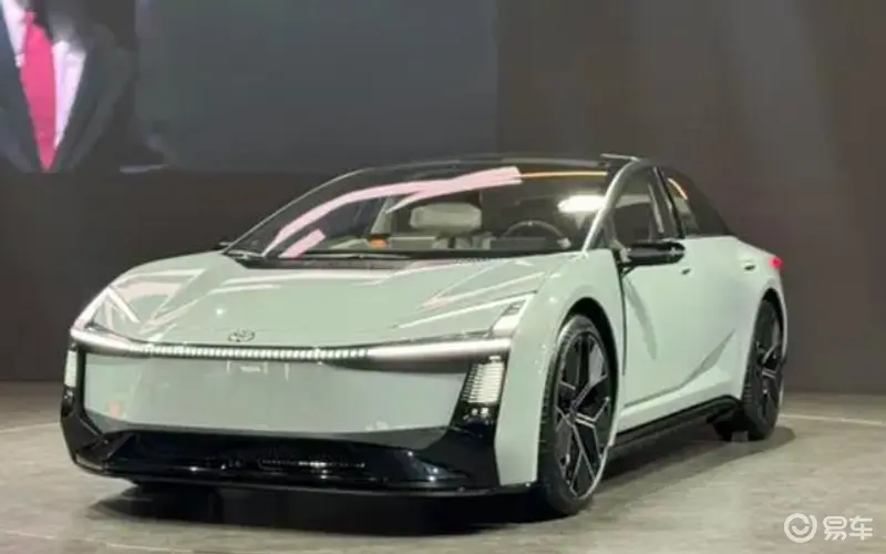 国产富婆被按摩师玩弄:富婆按摩体验遭遇不测,按摩师行为失当引发争议-1