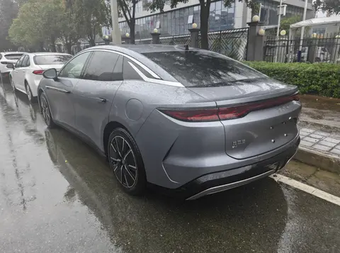 美女脱衣APP：性感美女秀场，一键解锁视觉盛宴-3