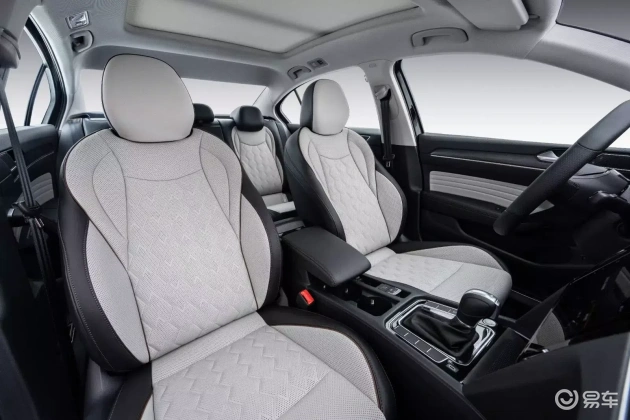 军人chinese猛男自慰 演员表:中国猛男驾跑车,揭秘速度与激情!-2