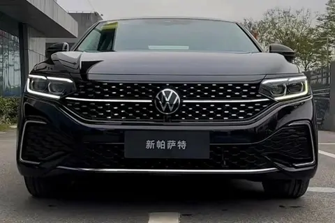 办公室强行丝袜秘书啪啪：职场秘书遭强迫，丝袜诱惑下不情愿-3