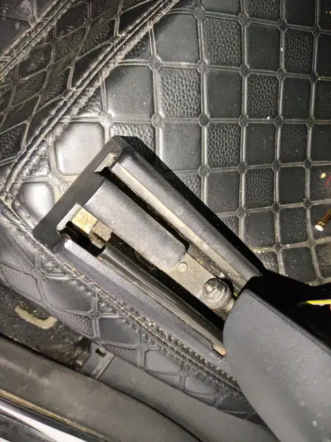 卡莎脸红流眼泪翻白眼照片：汽车摄影：表情背后，探寻汽车文化的情感密码-2