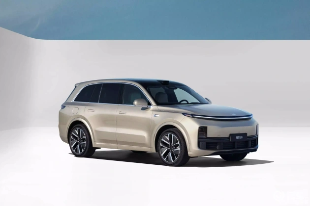 草莓香蕉菠萝蜜秋葵丝绿巨人：电动汽车新潮流：环保科技融合引领未来出行-2