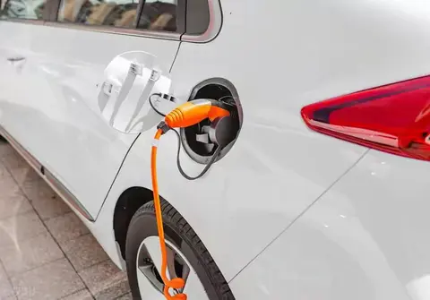 一边c岳一边说粗话:岳姓者言辞粗俗,行为不一-2