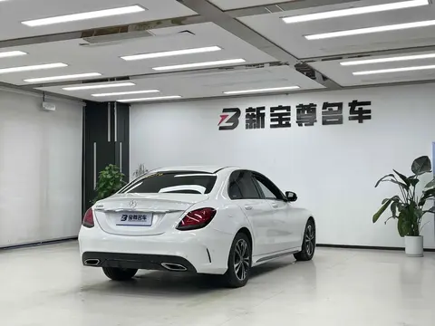 多毛多水:汽车设计新趋势:细节纹理革新视觉体验-1