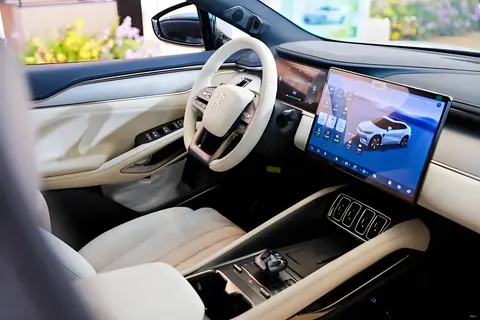 海贼王女帝被 羞羞真人：《海贼王女帝遭遇尴尬，真人版引热议》-2