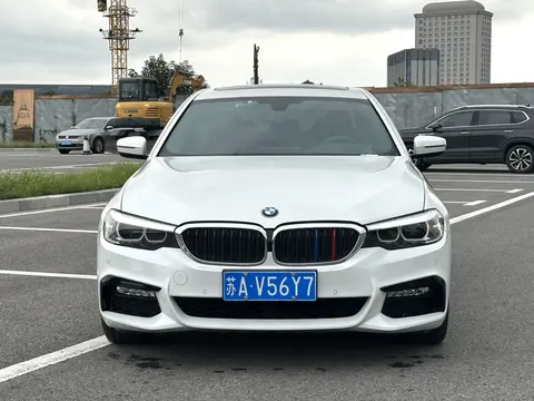 瓶子拳头交汇编HD:瓶拳交击瞬间,高清呈现震撼场面-2