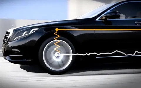 男生和女生日逼软件：驾驶利器大揭秘：选对软件，安全驾驶更轻松-3