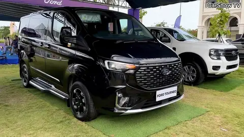 女生扒开腿让男生捅:女孩张开腿任男孩插入-2