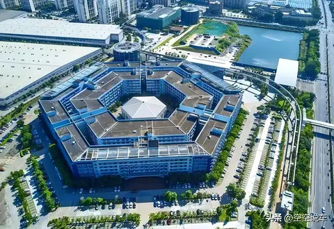 大学篮球体育飞机网站：篮球+科技，运动新风尚，汽车激情碰撞-2