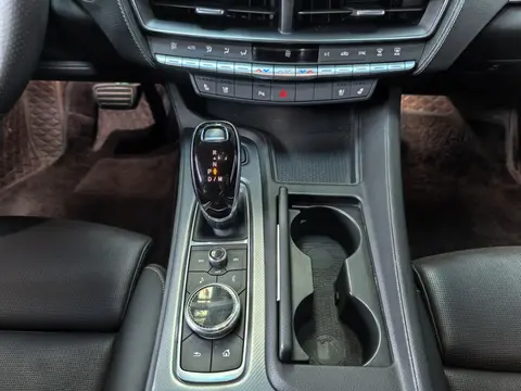 乱一性一交一爆的应对和探讨：汽车安全挑战：揭秘高速驾驶五大隐患应对策略-2